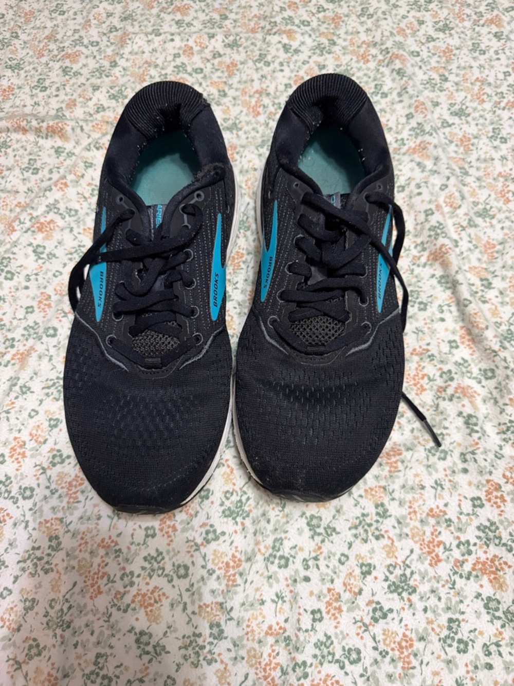 Brooks Black and Teal Running Shoes